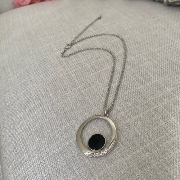 Silvertone Necklace, Black Stone w/ Diamonds, Minimalist, Dainty, Mint, Casual - Picture 3 of 5